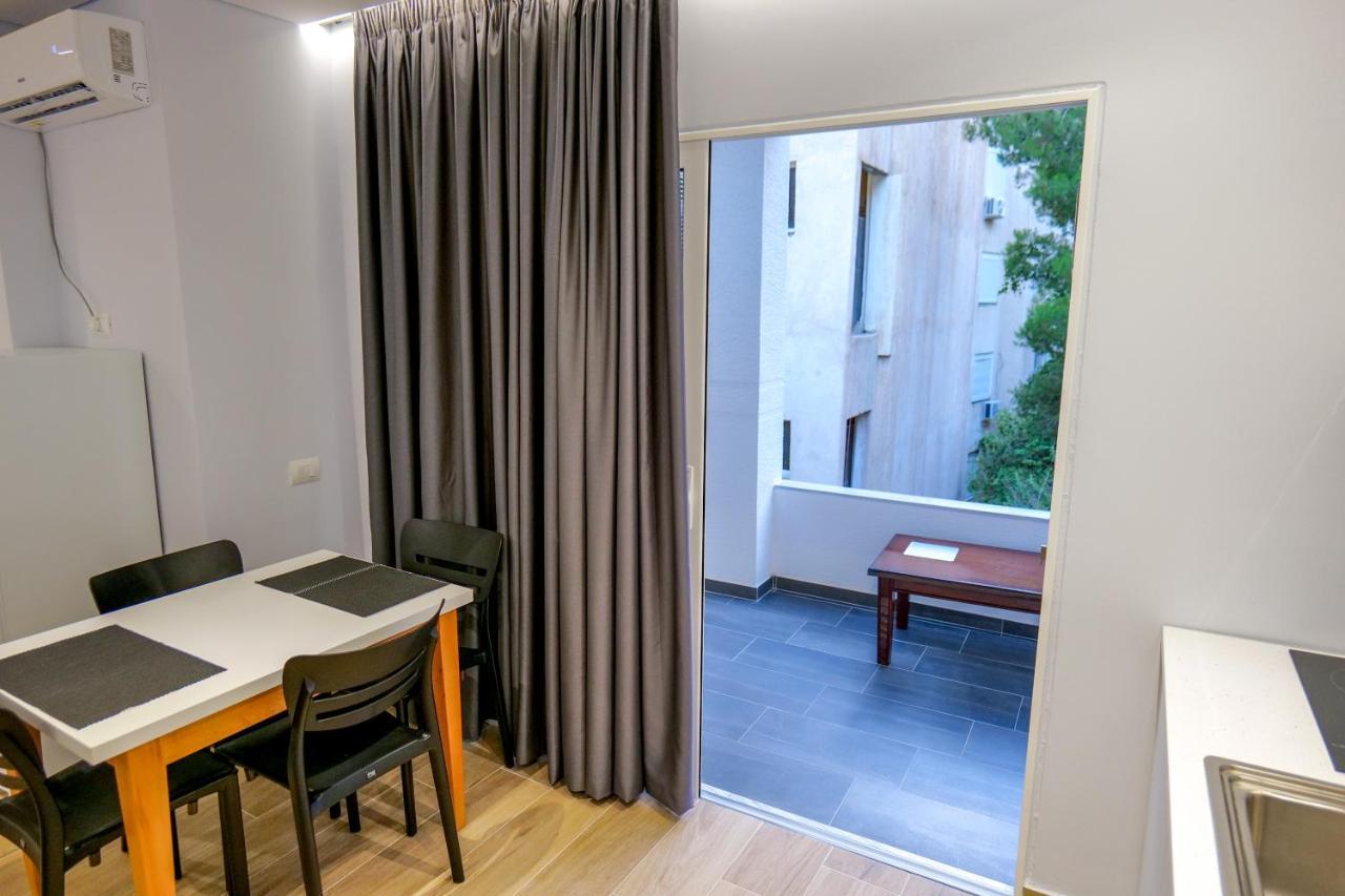 Gjoka Apartments, In Front Of Bougainville Bay * Saranda